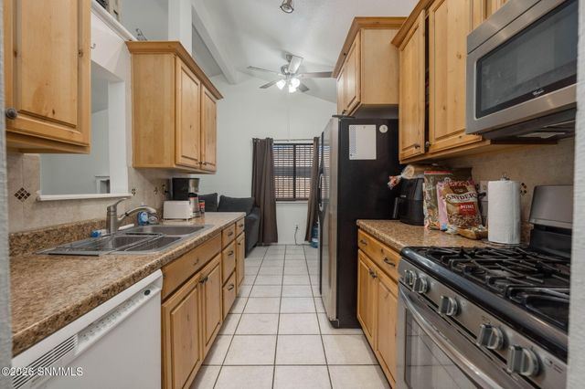 1883 Bridger Avenue, Las Cruces, NM 88001