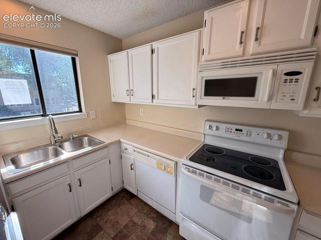1506 Crestone Avenue C, Colorado Springs, CO 80905