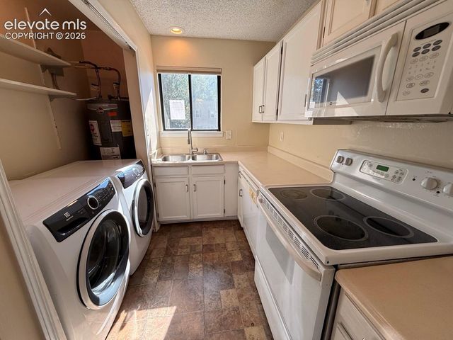 1506 Crestone Avenue C, Colorado Springs, CO 80905
