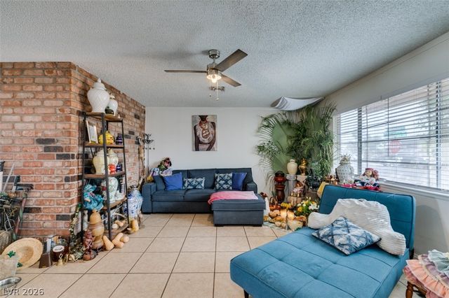 1709 Shadow Mountain Place, Las Vegas, NV 89108