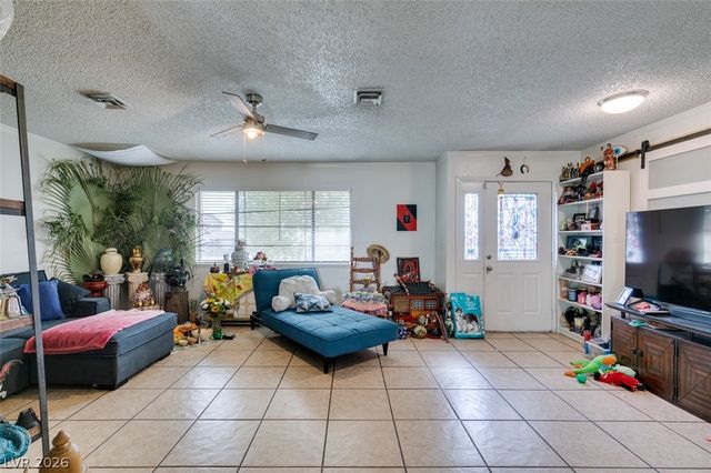 1709 Shadow Mountain Place, Las Vegas, NV 89108