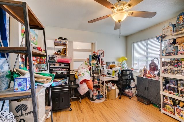 1709 Shadow Mountain Place, Las Vegas, NV 89108