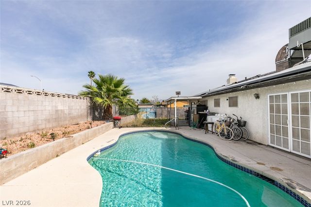 1709 Shadow Mountain Place, Las Vegas, NV 89108