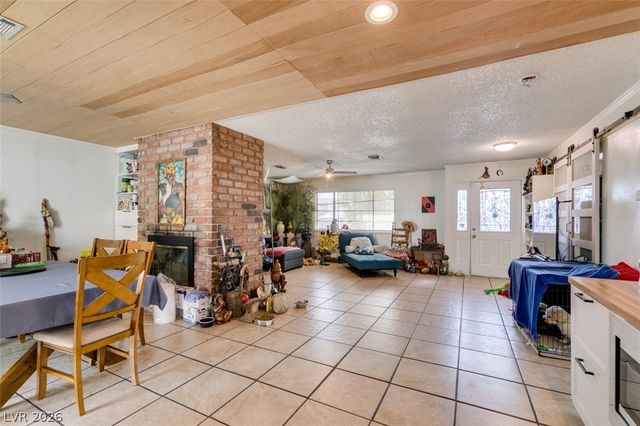 1709 Shadow Mountain Place, Las Vegas, NV 89108