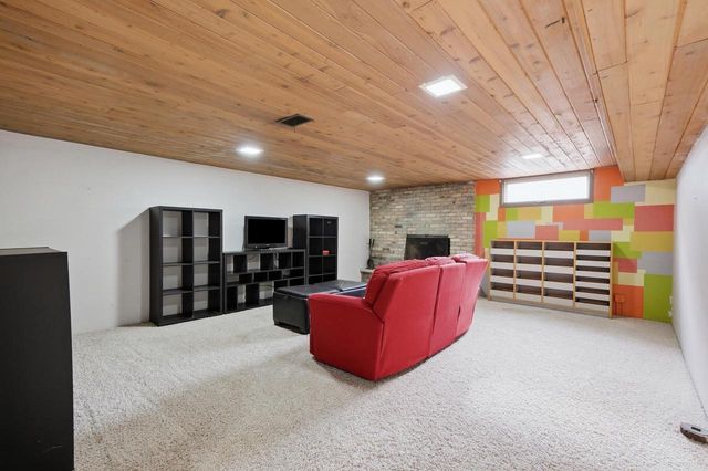 5133 Door Drive, Madison, WI 53705