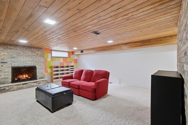 5133 Door Drive, Madison, WI 53705