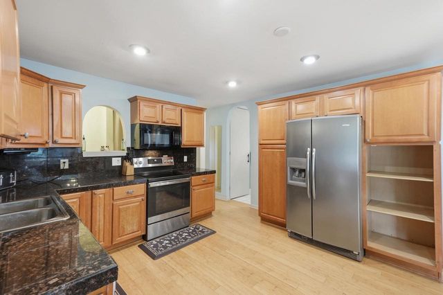 5133 Door Drive, Madison, WI 53705