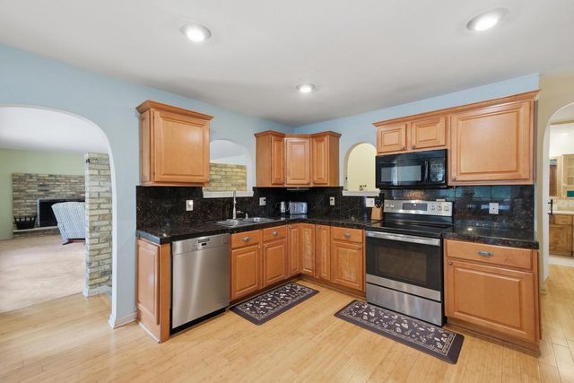 5133 Door Drive, Madison, WI 53705
