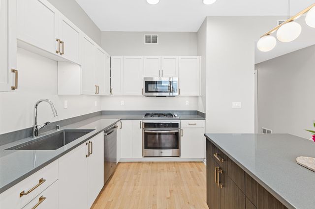 1240 S 2nd Street 511, Minneapolis, MN 55415