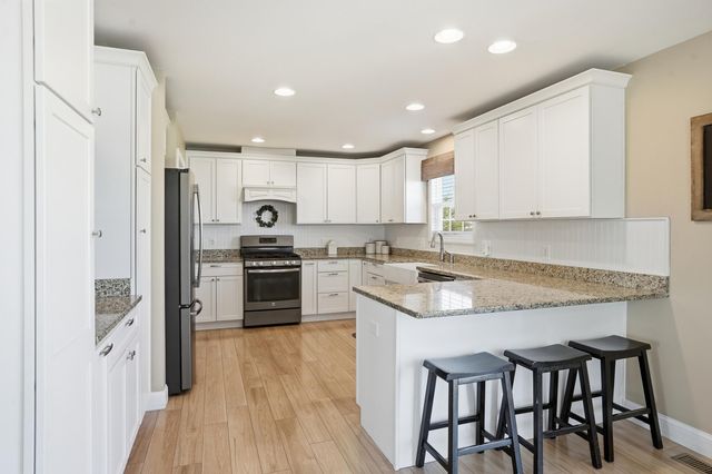 688 Village Parkway, Lowell, IN 46356