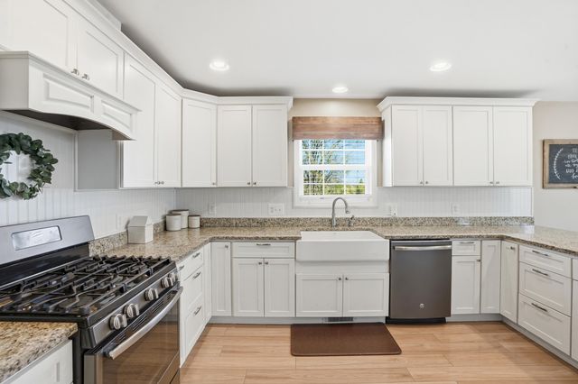 688 Village Parkway, Lowell, IN 46356