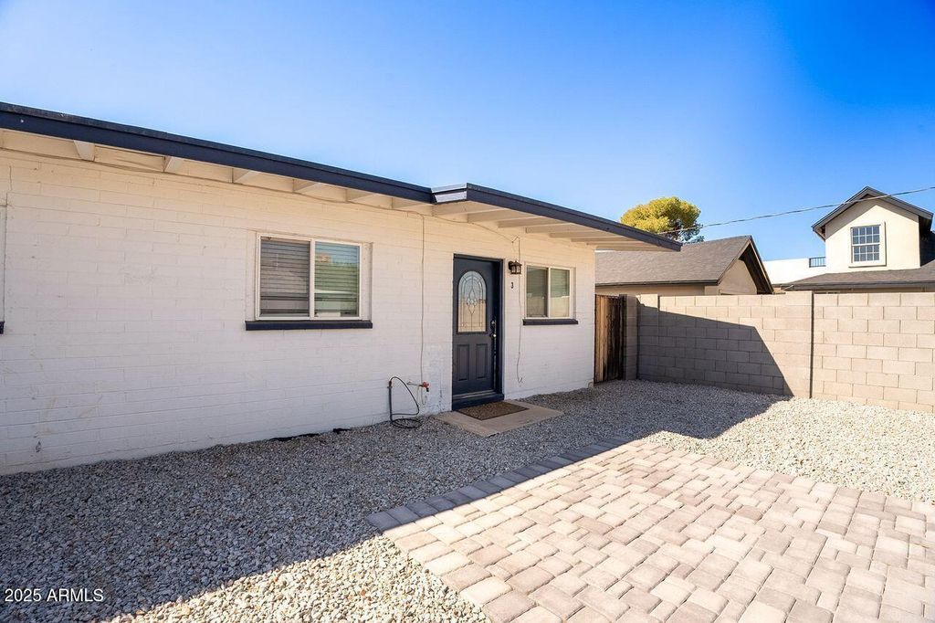 1923 E YALE Street, Phoenix, AZ 85006