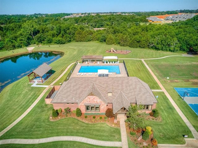 2724 Tanager Drive, Edmond, OK 73012