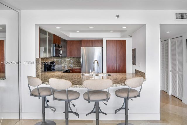 400 S Pointe Dr 505, Miami Beach, FL 33139