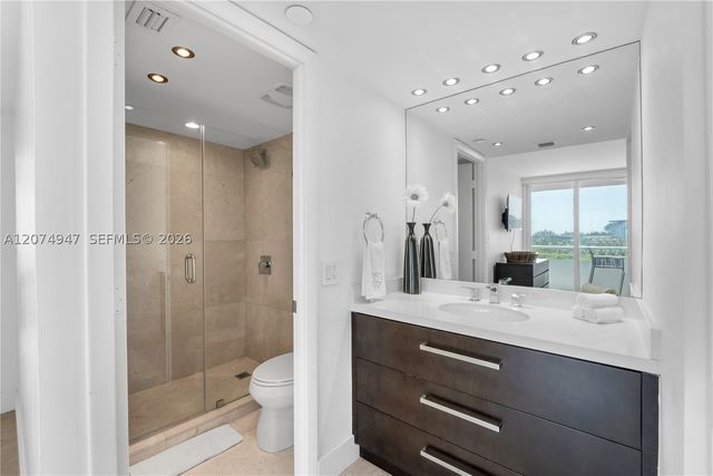 400 S Pointe Dr 505, Miami Beach, FL 33139