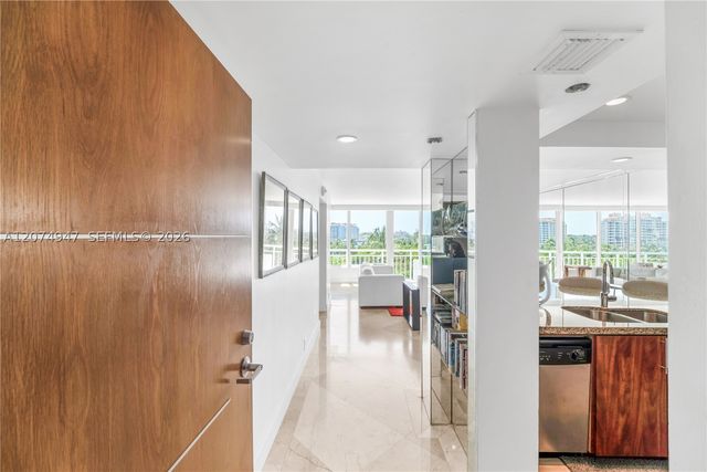 400 S Pointe Dr 505, Miami Beach, FL 33139