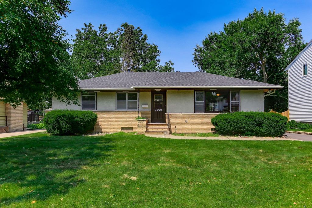 2809 Townview Avenue NE, Saint Anthony, MN 55418