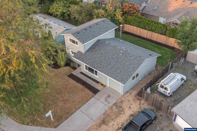 4276 Amherst Ct NE, Salem, OR 97305