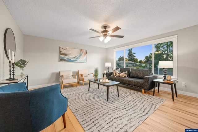 4276 Amherst Ct NE, Salem, OR 97305