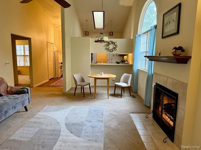 39353 Armstrong Lane, Westland, MI 48185