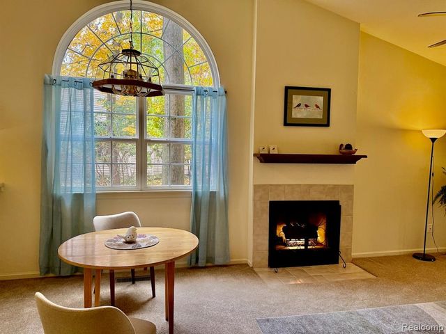 39353 Armstrong Lane, Westland, MI 48185