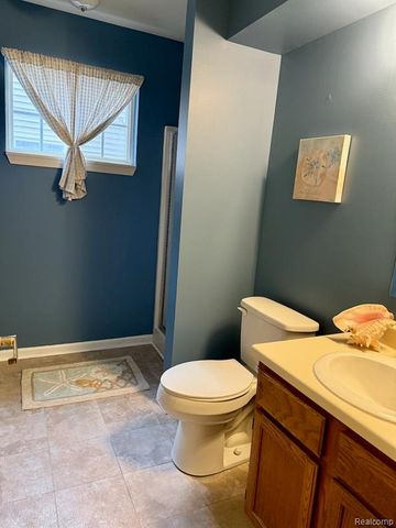 39353 Armstrong Lane, Westland, MI 48185