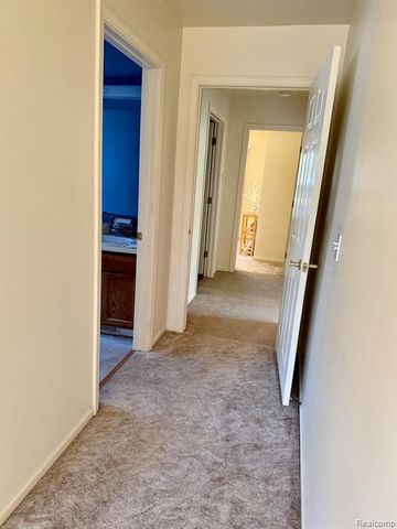 39353 Armstrong Lane, Westland, MI 48185