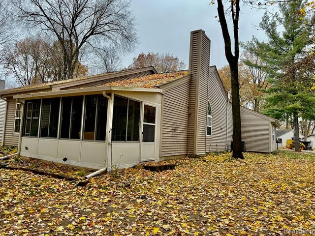 39353 Armstrong Lane, Westland, MI 48185