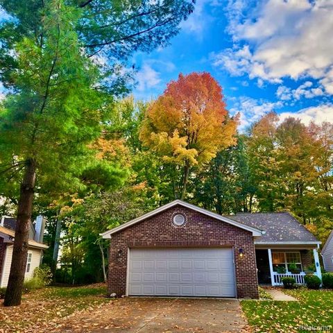 39353 Armstrong Lane, Westland, MI 48185