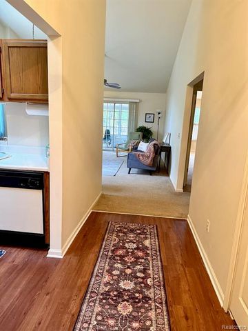 39353 Armstrong Lane, Westland, MI 48185