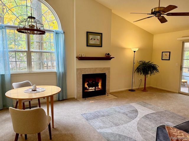 39353 Armstrong Lane, Westland, MI 48185