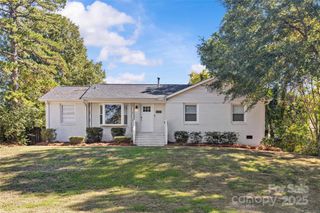 6701 Lynmont Drive, Charlotte, NC 28212