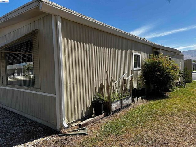 121 Fisk Ter, Fremont, CA 94538
