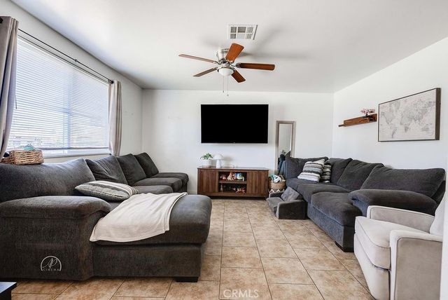 1016 Meredith Drive, Bakersfield, CA 93304