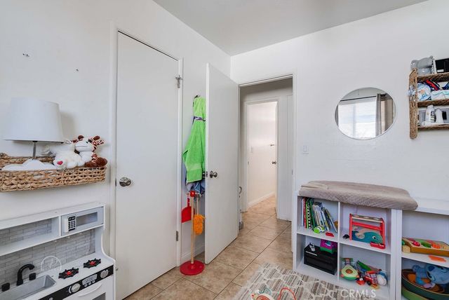 1016 Meredith Drive, Bakersfield, CA 93304