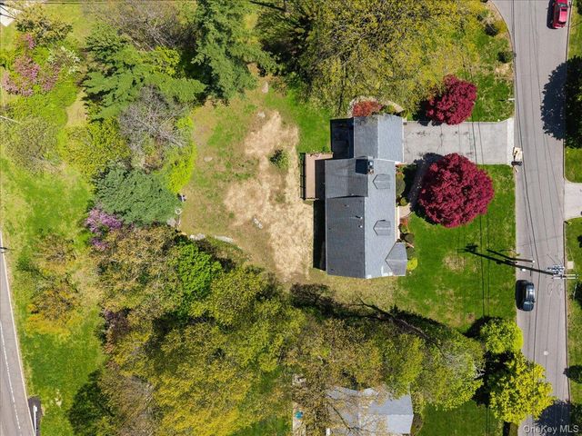 1 Windingwood Road N, Rye Brook, NY 10573