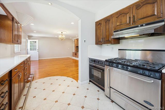 1 Windingwood Road N, Rye Brook, NY 10573