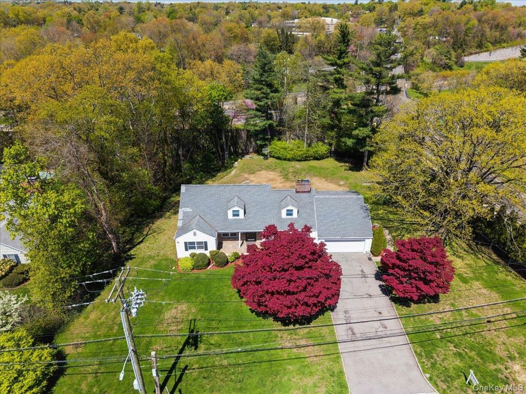 1 Windingwood Road N, Rye Brook, NY 10573