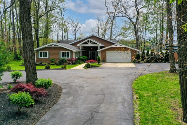 22618 Lake Shore Drive, Elkhart, IN 46514