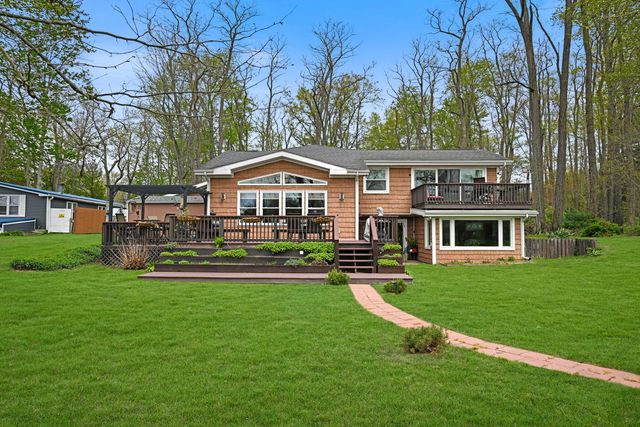 22618 Lake Shore Drive, Elkhart, IN 46514