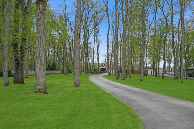 22618 Lake Shore Drive, Elkhart, IN 46514