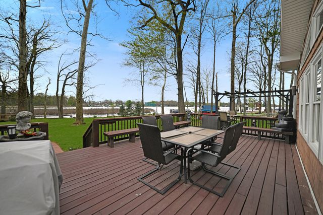22618 Lake Shore Drive, Elkhart, IN 46514