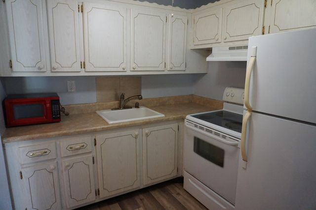 202 Andover H, West Palm Beach, FL 33417