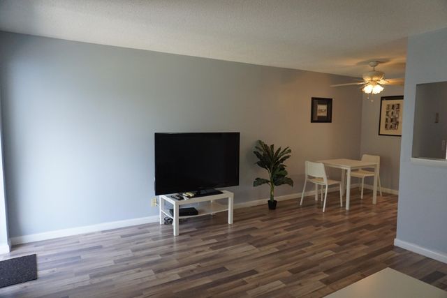 202 Andover H, West Palm Beach, FL 33417