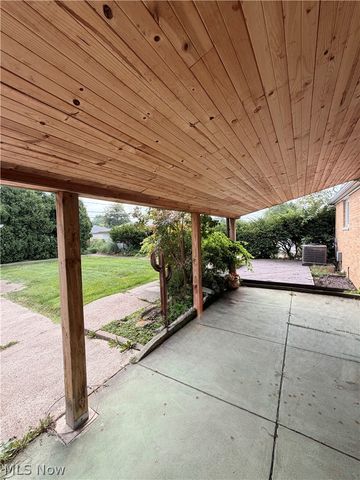 7239 Oakwood Road, Parma, OH 44130