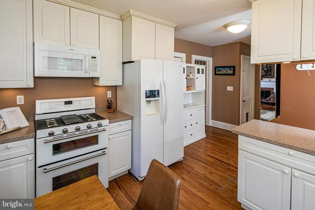 57 WASHINGTON ST, Rocky Hill, NJ 08553