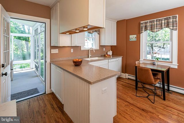 57 WASHINGTON ST, Rocky Hill, NJ 08553