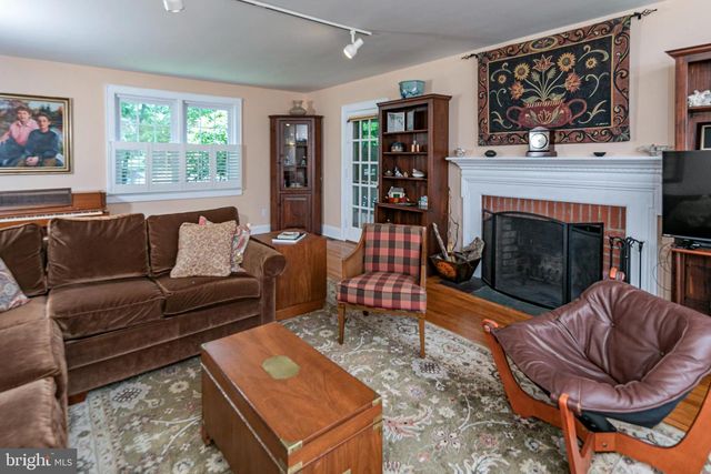 57 WASHINGTON ST, Rocky Hill, NJ 08553