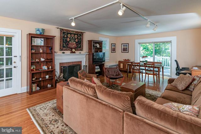 57 WASHINGTON ST, Rocky Hill, NJ 08553