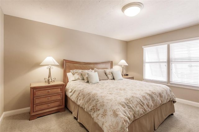 6052 W PEPPERTREE WAY 235B, Sarasota, FL 34242